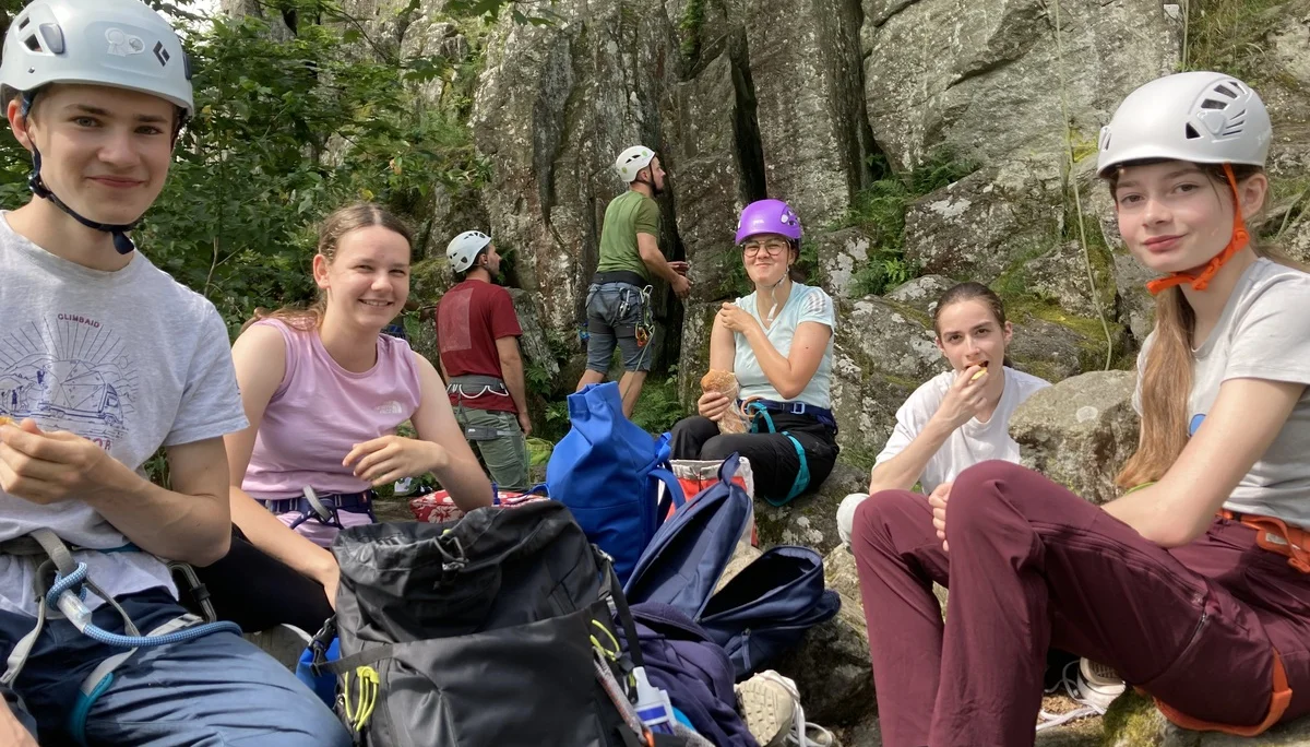 Jugendgruppe an der Steinwand | © DAV Offenbach