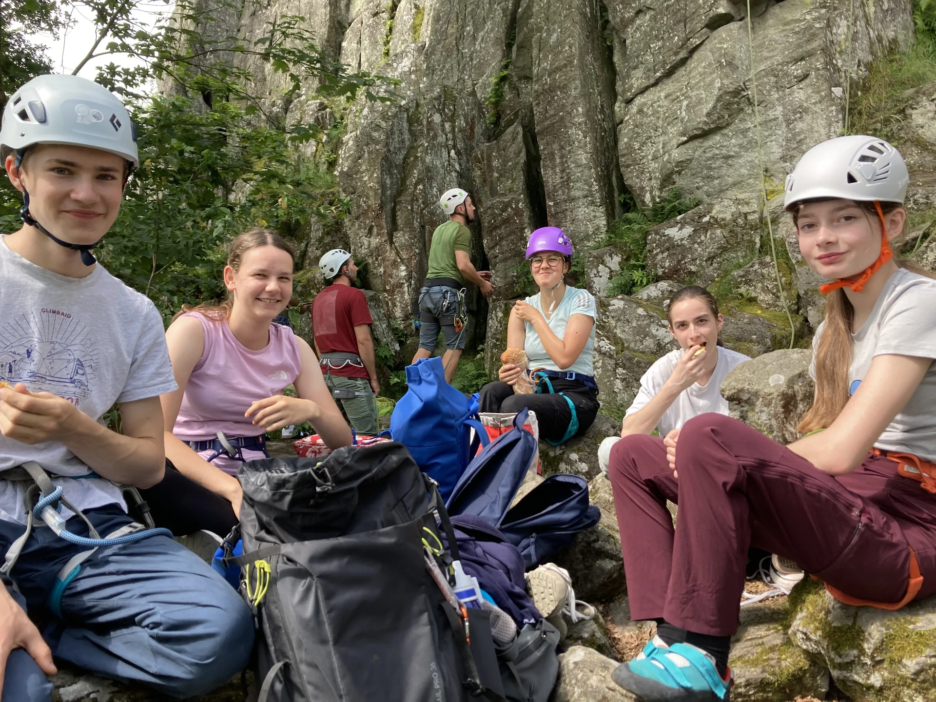 Jugendgruppe an der Steinwand | © DAV Offenbach