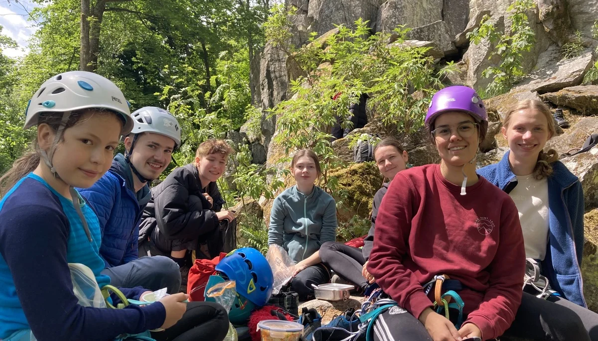 Jugendgruppe an der Steinwand | © DAV Offenbach