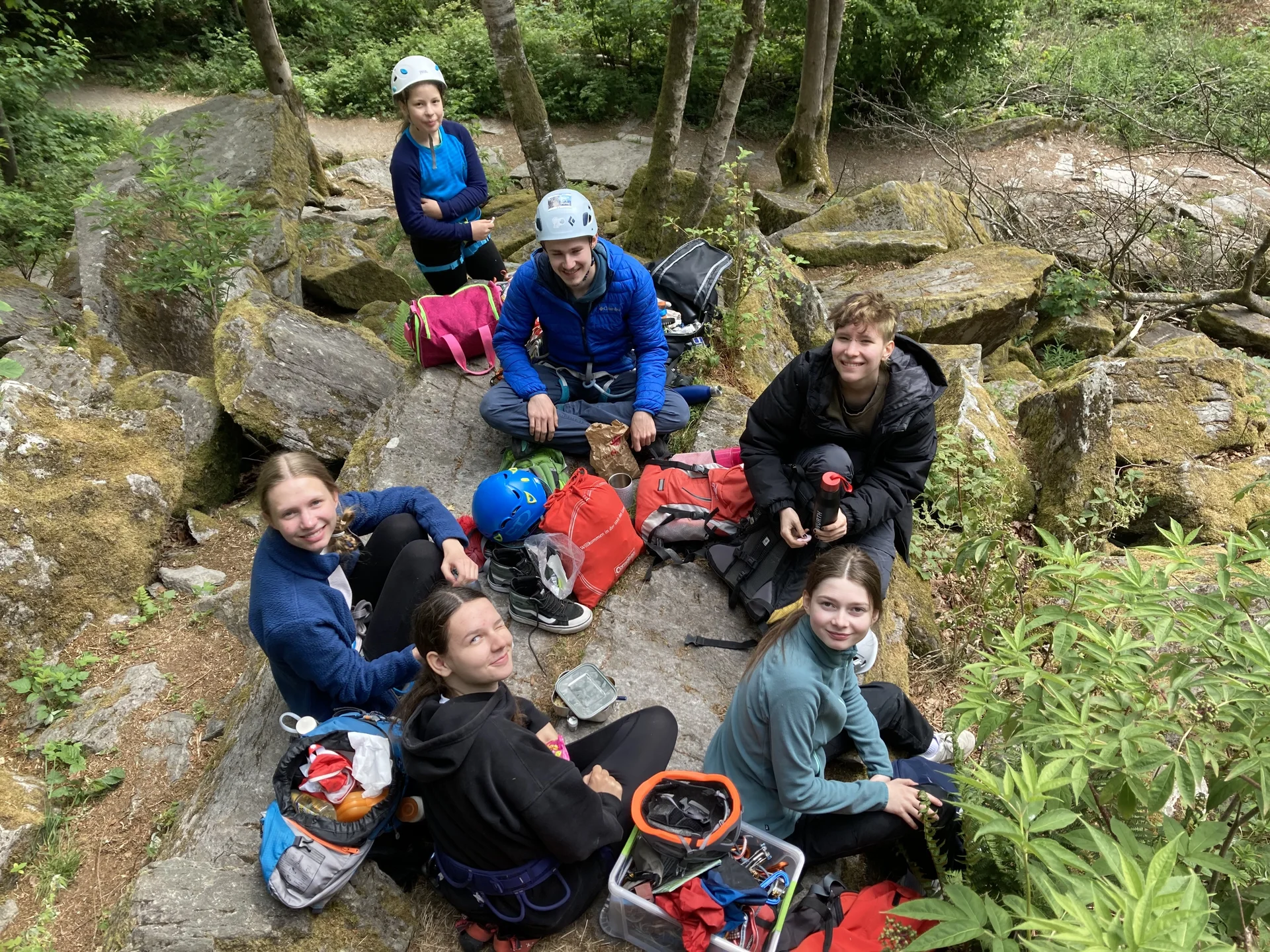 Jugendgruppe an der Steinwand | © DAV Offenbach