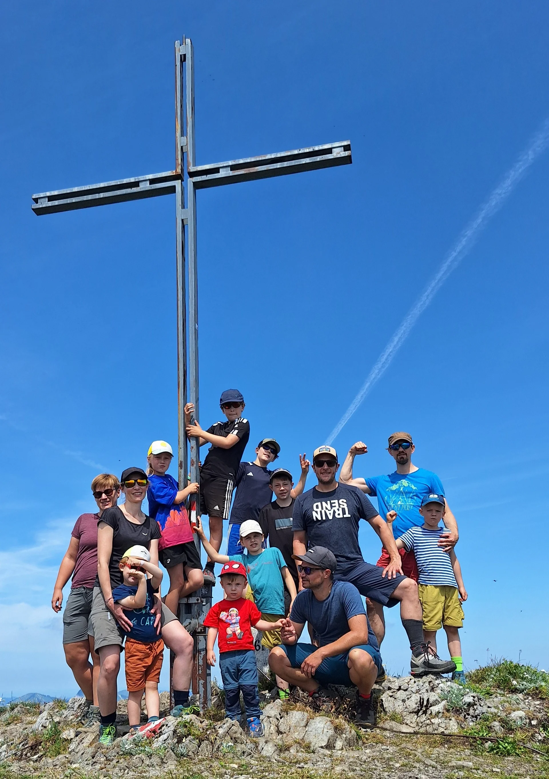 Familiengruppe am Gipfelkruez | © DAV Offenbach