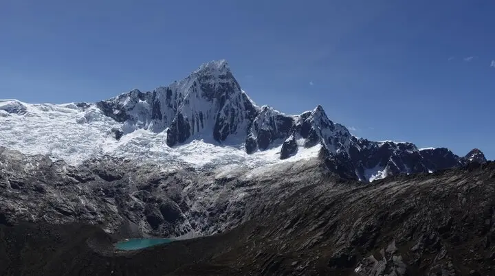 Vergletschertes Hochgebirge in Peru | © Sascha Mache