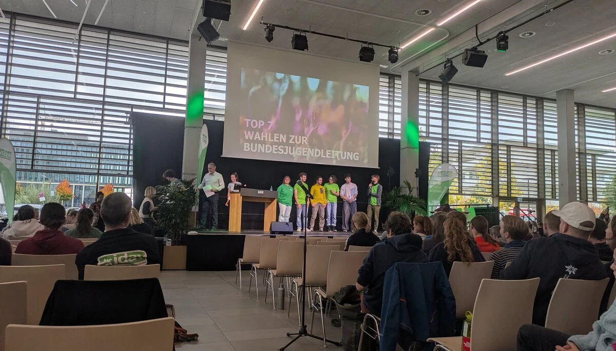 Plenum der Bundesjugendvollversammlung 2025  | © DAV Offenbach, Felix Brune