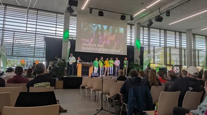 Plenum der Bundesjugendvollversammlung 2025  | © DAV Offenbach, Felix Brune