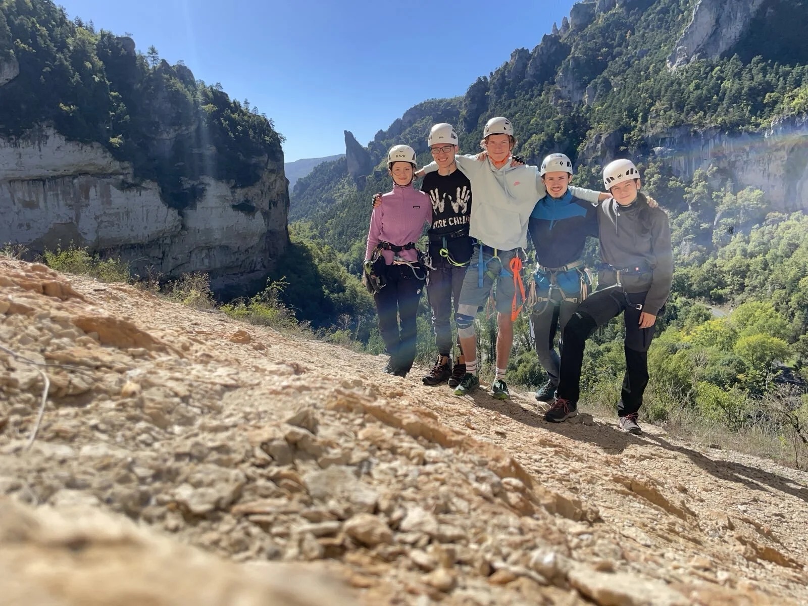Gruppe junger Kletterer in Südfrankreich | © DAV Offenbach, Felix  Brune