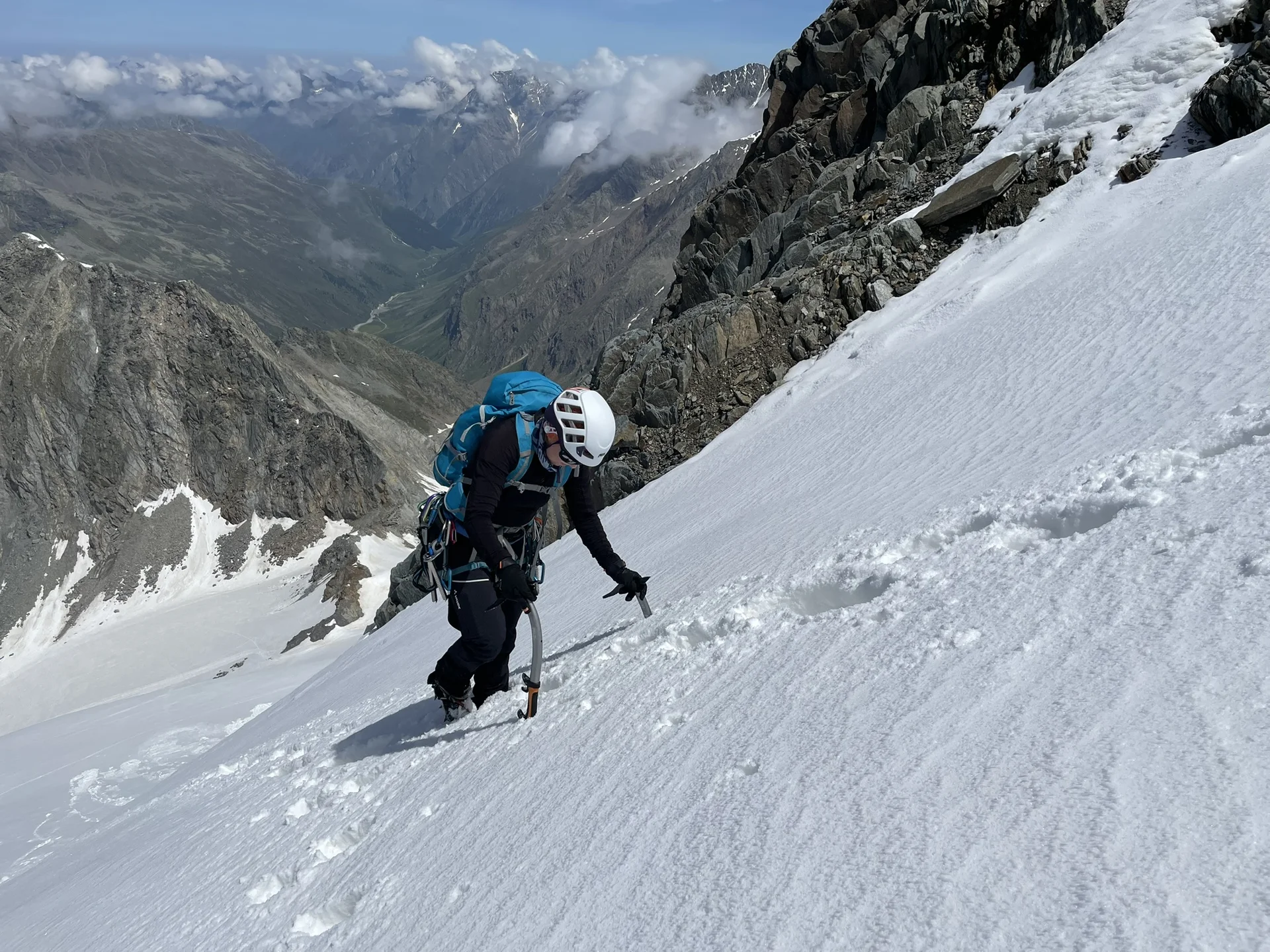 Tanja im steilen Firn | © DAV Offenbach