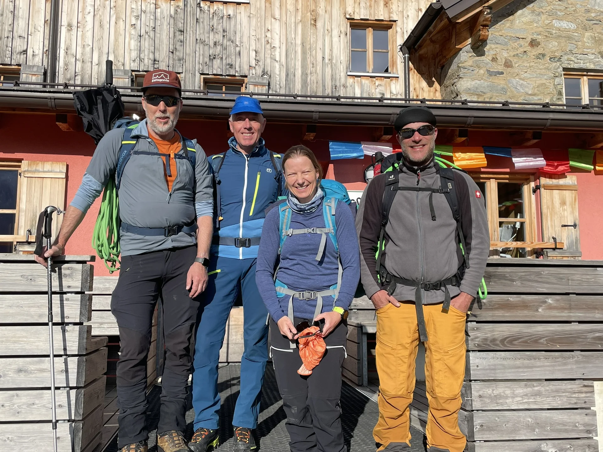 Michael, Michael, Tanja und Felix vor dem Taschachhaus | © DAV Offenbach
