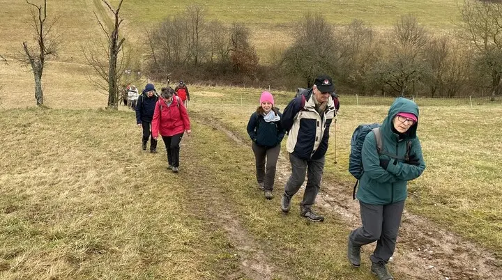 Wandergruppe auf freier Flur im Spessart | © DAV Offenbach, Michael Jehrke
