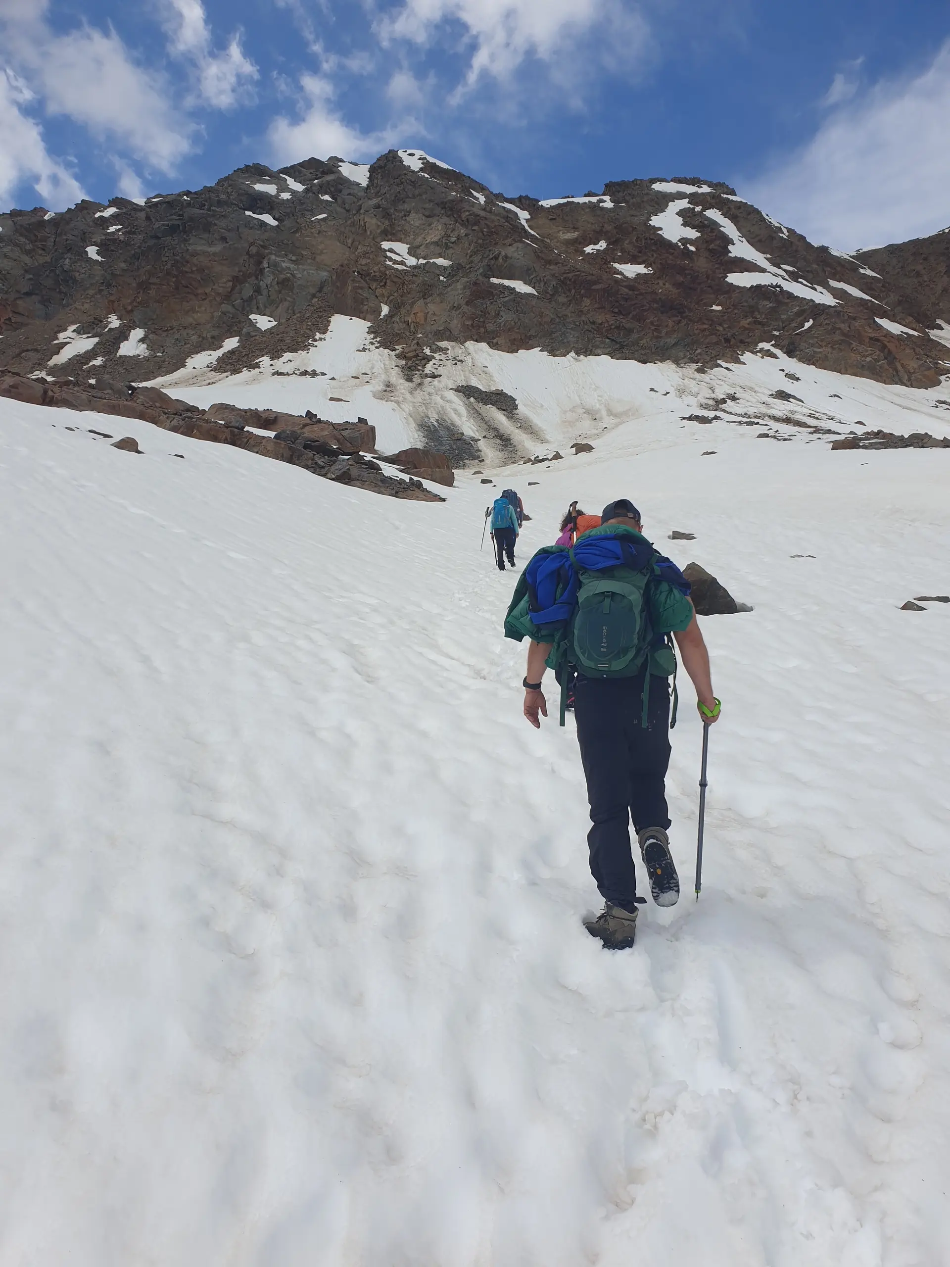 Schneebedecker Zustieg zum Gletscher | © DAV Offenbach, Martin Jost