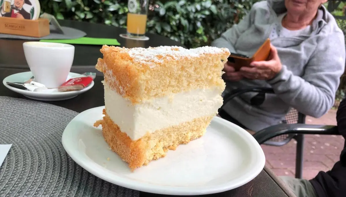 Herrlich großes Kuchenstück | © DAV Offenbach, Angela Jehrke
